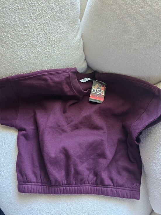 DSG Tops - NWT! DSG × Twitch,Cinched Shortsleeve  Fleece Top,Winetasting,Size Med, MSRP $48